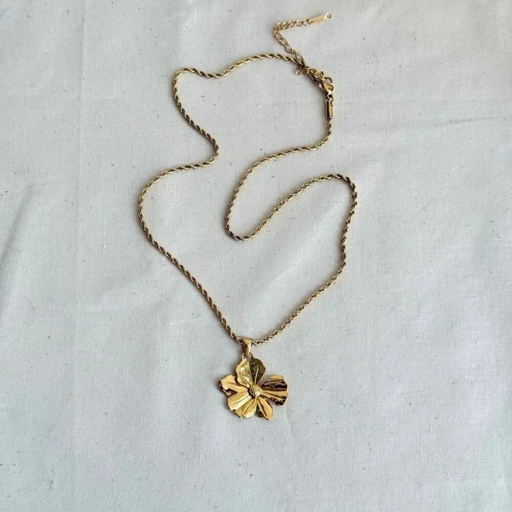 y2k flower pendant gold rope chain link necklace
